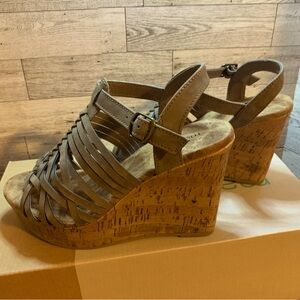 Maurices Womens Hadley Strappy Wedge Size 7 Tan Boho Summer Sandals